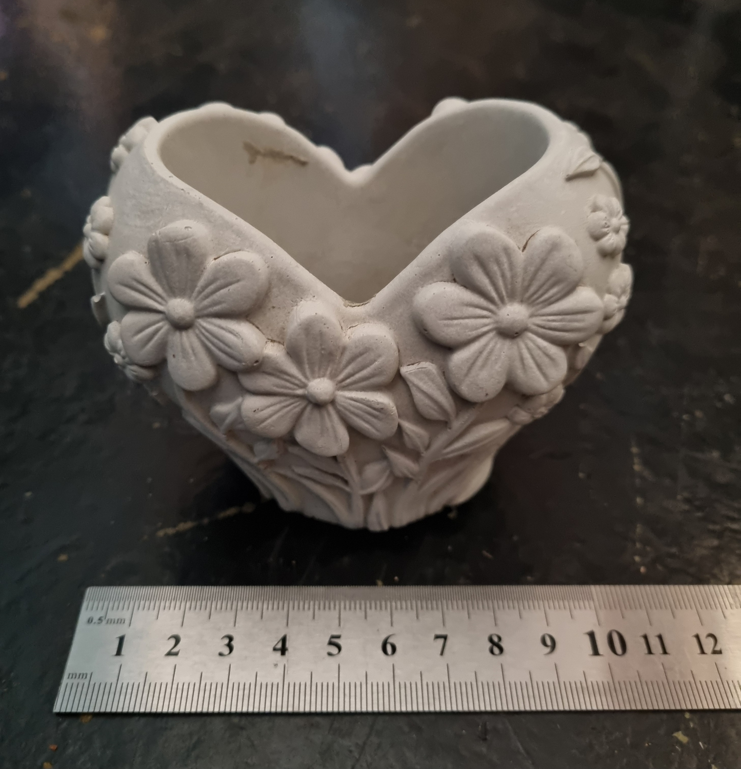 Cement Flower Heart - Unpainted