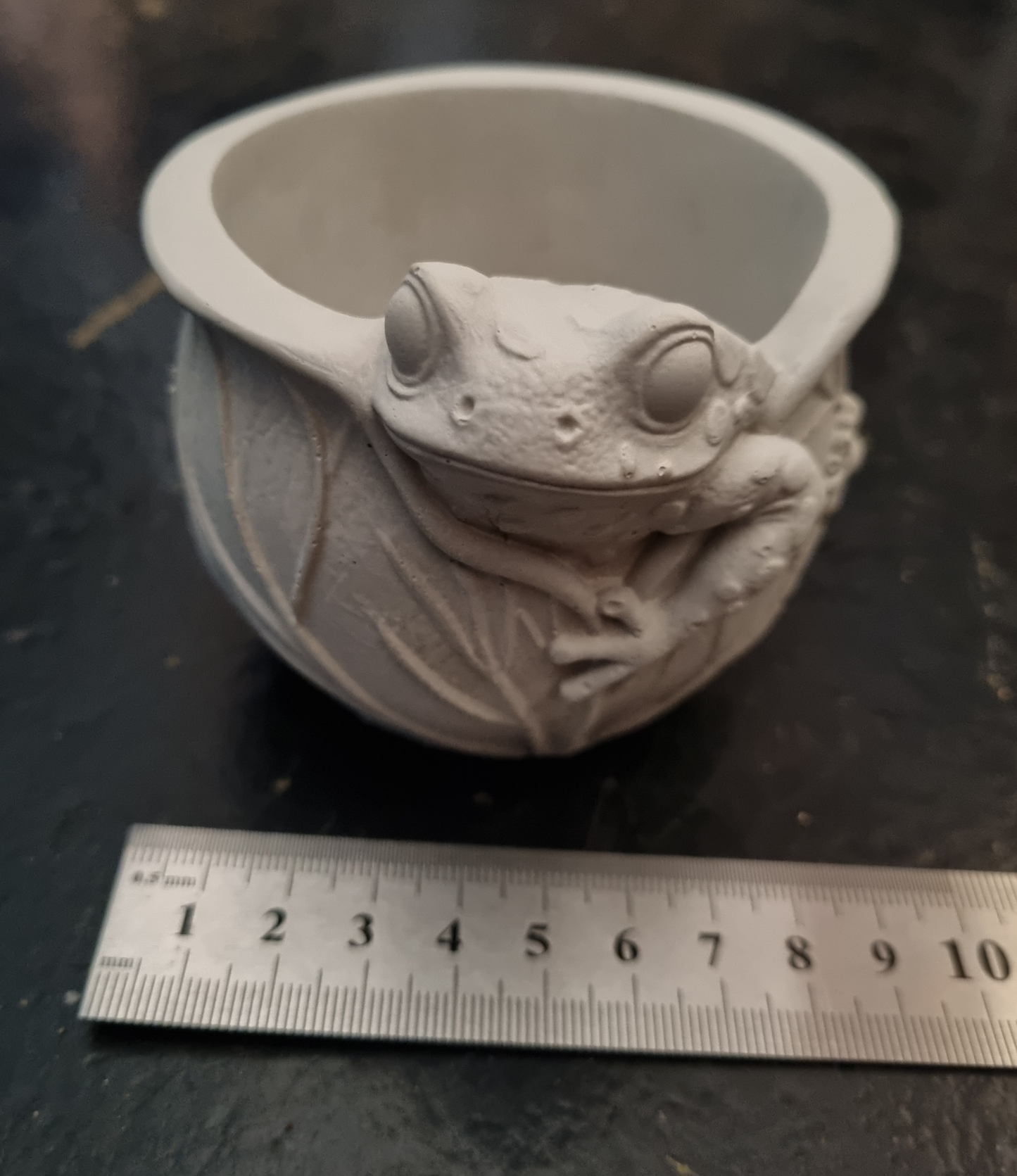 Cement Toad Planter - Unpainted