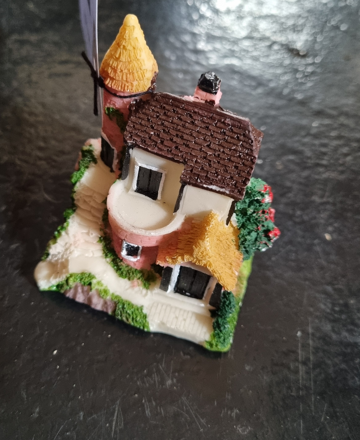 Mini Garden Ornbament - House V1