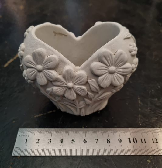 Cement Flower Heart - Unpainted
